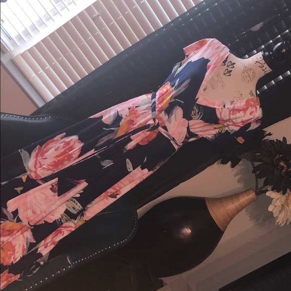 NY&CO Dresses & Skirts - Floral Print Maxi Dress